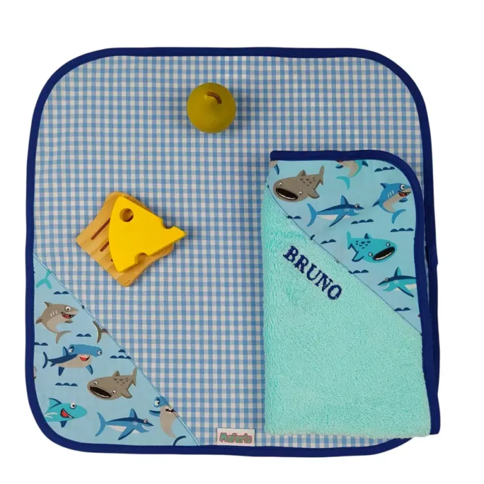 conjunto de toalla y mantel colegio personalizado tiburones